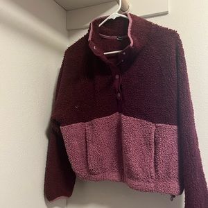 Old Navy wine/mauve Colorblack cropped jacket - size Medium